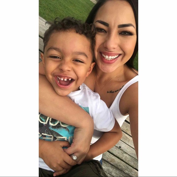 Meet your Posher, Sam’s Mom - Picture 2 of 4